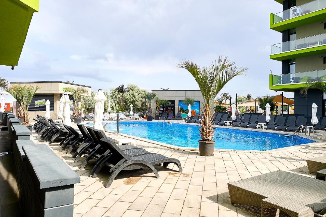 Sunrise King Studio Spa N Pool Beach Resort นาโวดาริ ภายนอก รูปภาพ