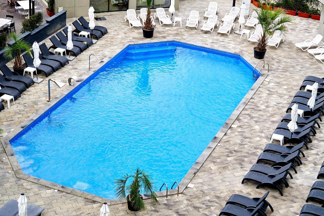 Sunrise King Studio Spa N Pool Beach Resort นาโวดาริ ภายนอก รูปภาพ